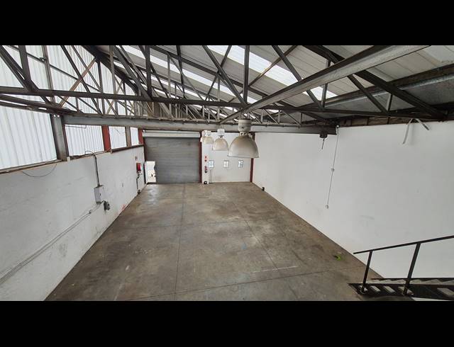 190M² WAREHOUSE TO LET IN SEBENZA